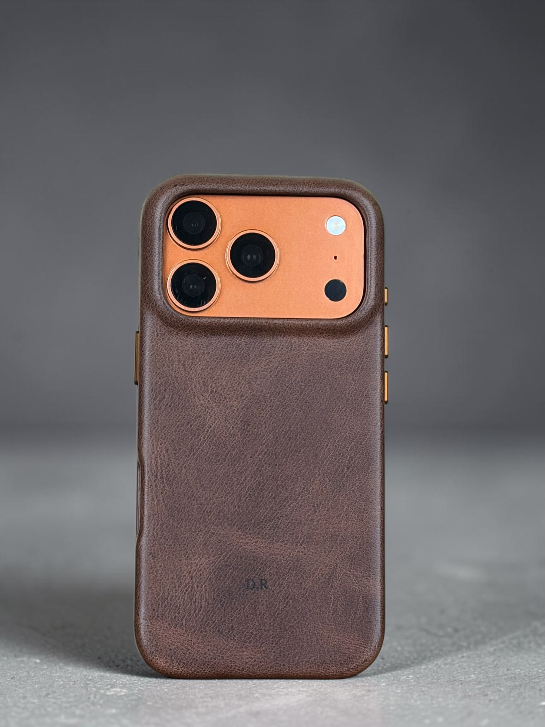 iPhone 17 Pro Max Case - Castagna Marrone with initials engraved #Color_Castagna Marrone
