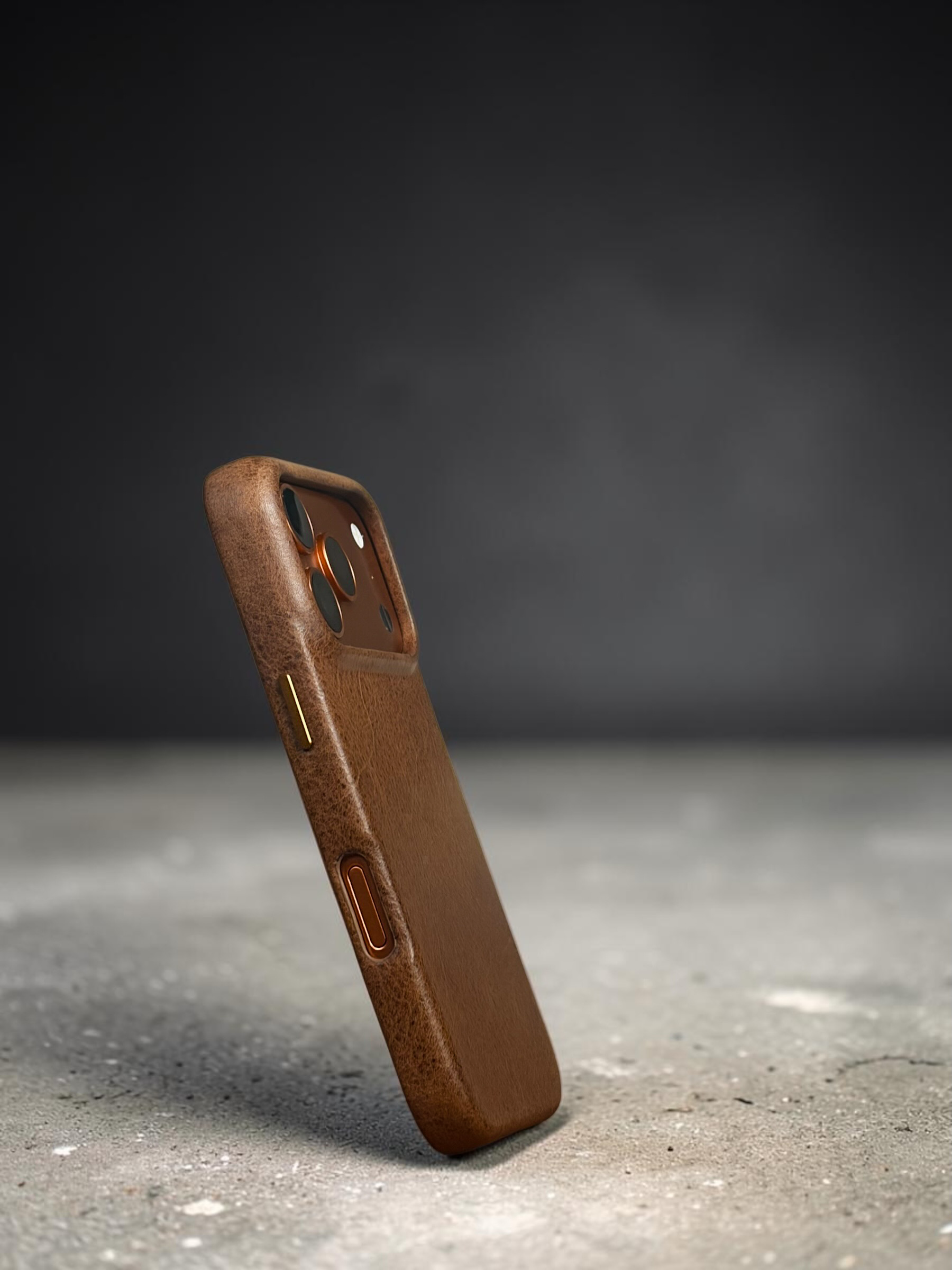 iPhone 17 Pro leather case - Brunello Brown side view #Color_Brunello Brown