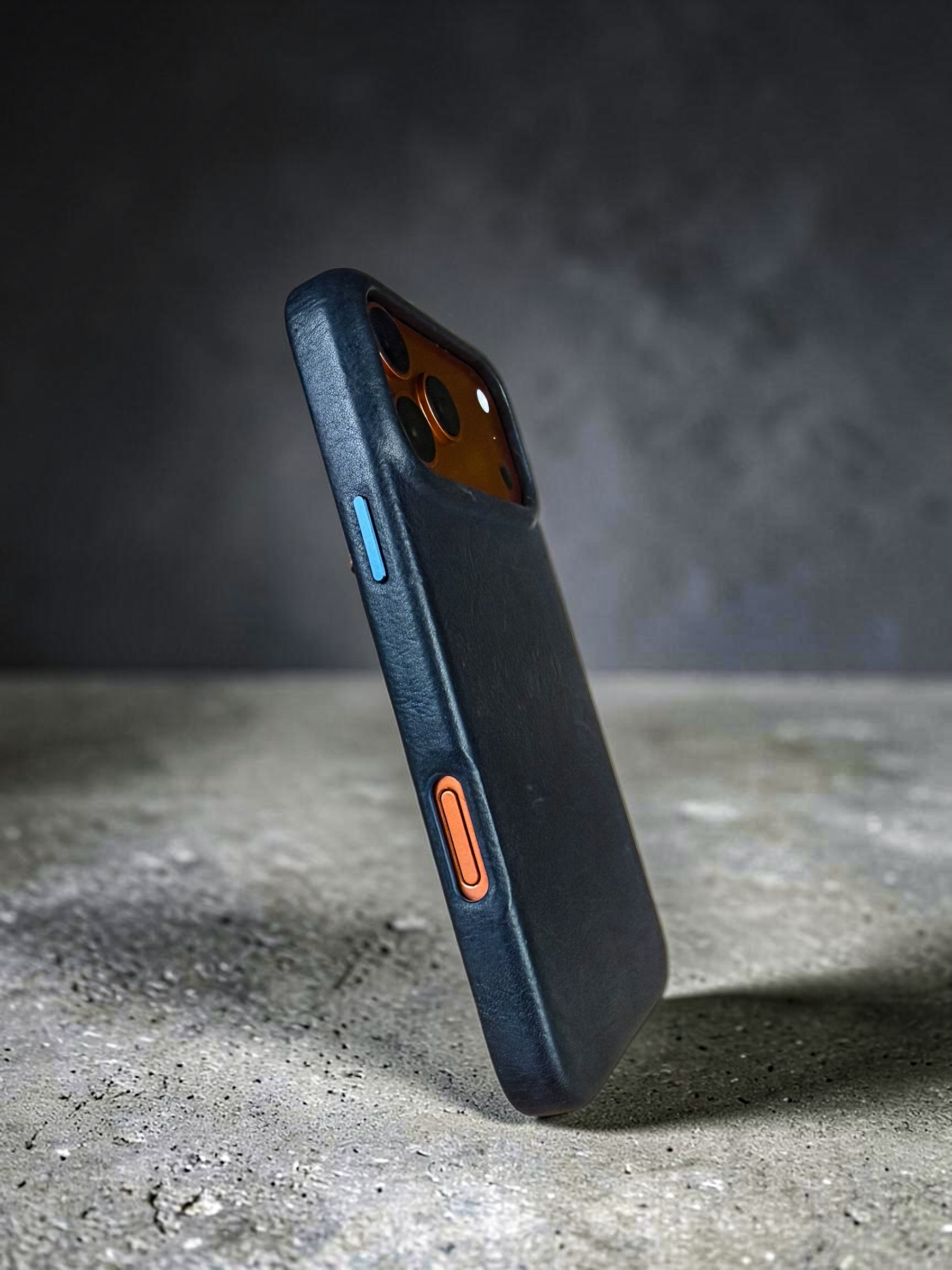 iPhone 17 Pro Max Case - Vesuvio Blue side view #Color_Vesuvio Blue