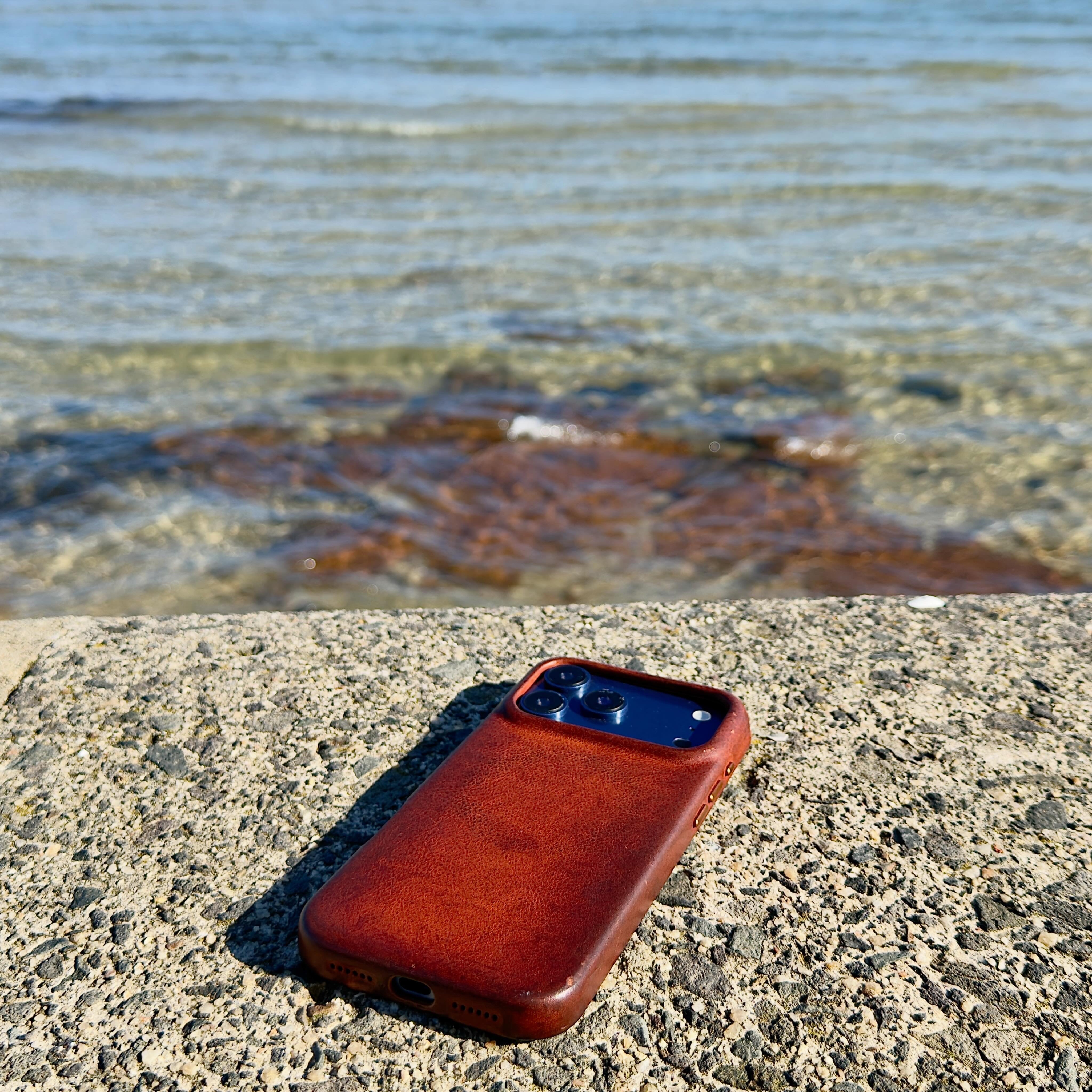 iPhone 17 Pro Max Case - Siena Gold after three weeks of use #Color_Siena Gold